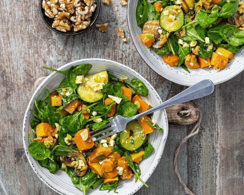 Babyspinat mit Butternut-Kürbis und Honig-Senf-Dressing