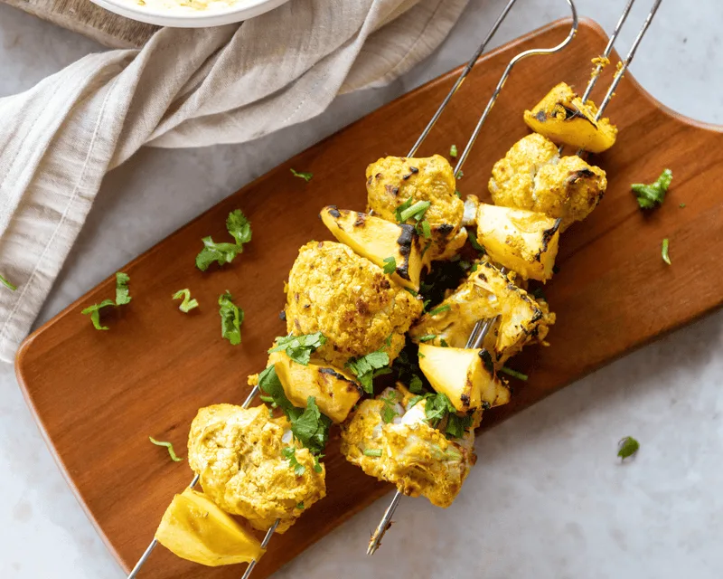Blumenkohl-Spieße mit Tropical BBQ-Dip und Wildmango Balsam Star