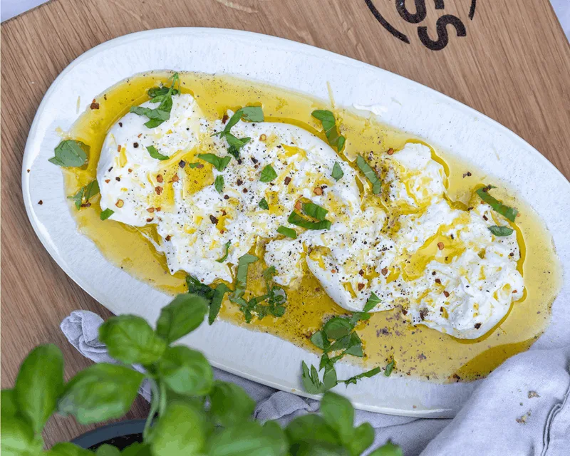 Burrata mit Limonenöl, Zitrone & Basilikum