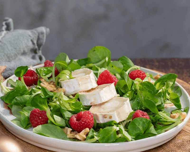 Feldsalat mit Ziegenkäse & Himbeer-Balsam