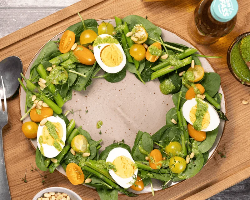 Frühlingssalat mit grünem Spargel