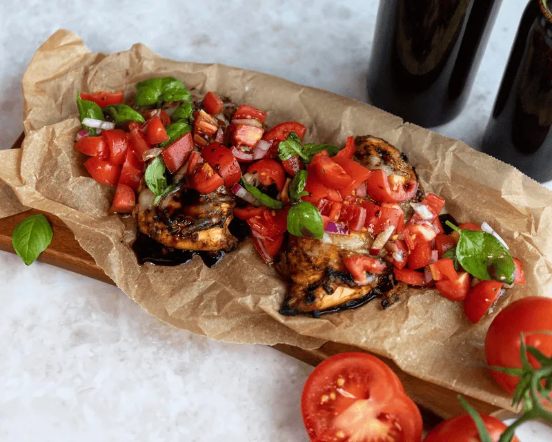 Gegrilltes Bruschetta-Hähnchen mit Aceto Balsamico