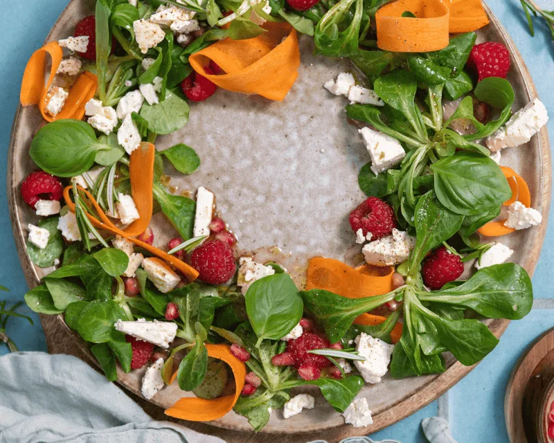 Himbeer-Möhren Salat mit Calamansi-Basilikum Dressing