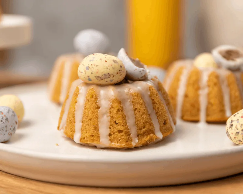 Mini-Gugelhupf mit Orangen-Eierlikör & Schoko-Trüffeleiern