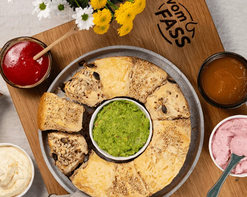 Zupfbrot mit Dips